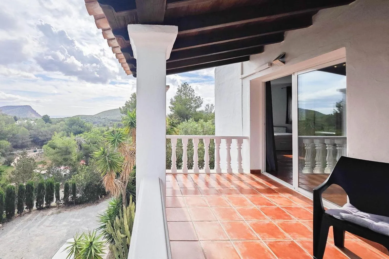 Villa Mercedes Cala Llonga  0*, Cala Llonga (Ibiza) Hiszpania